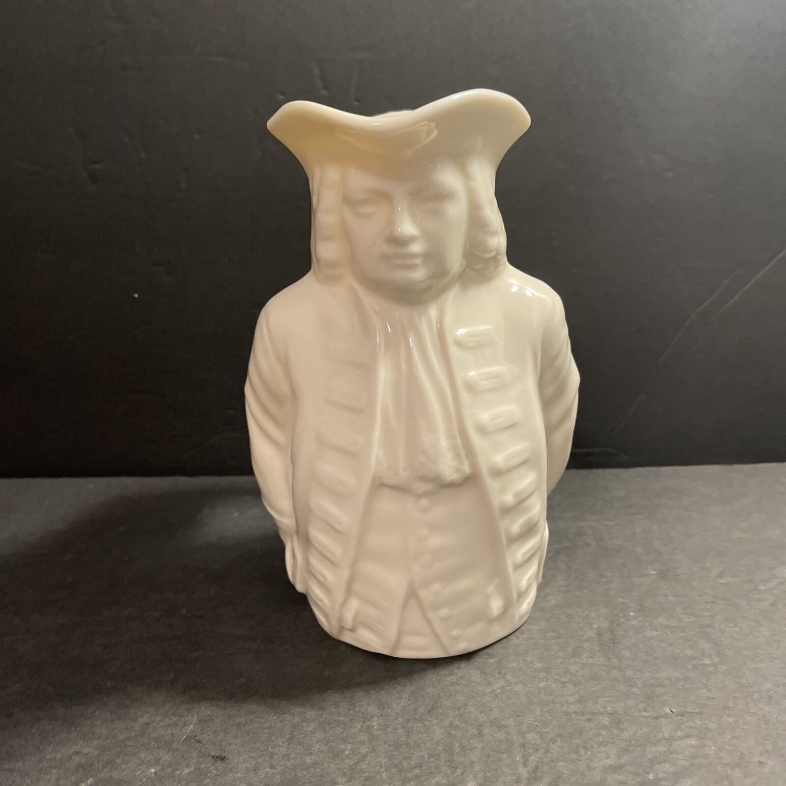 LENOX WILLIAM PENN TOBY MUG OR PITCHER GREEN MARK PREOWNED VGUC LENOX WILLIAM PENN TOBY MUG OR PITCHER GREEN MARK PREOWNED VGUC
