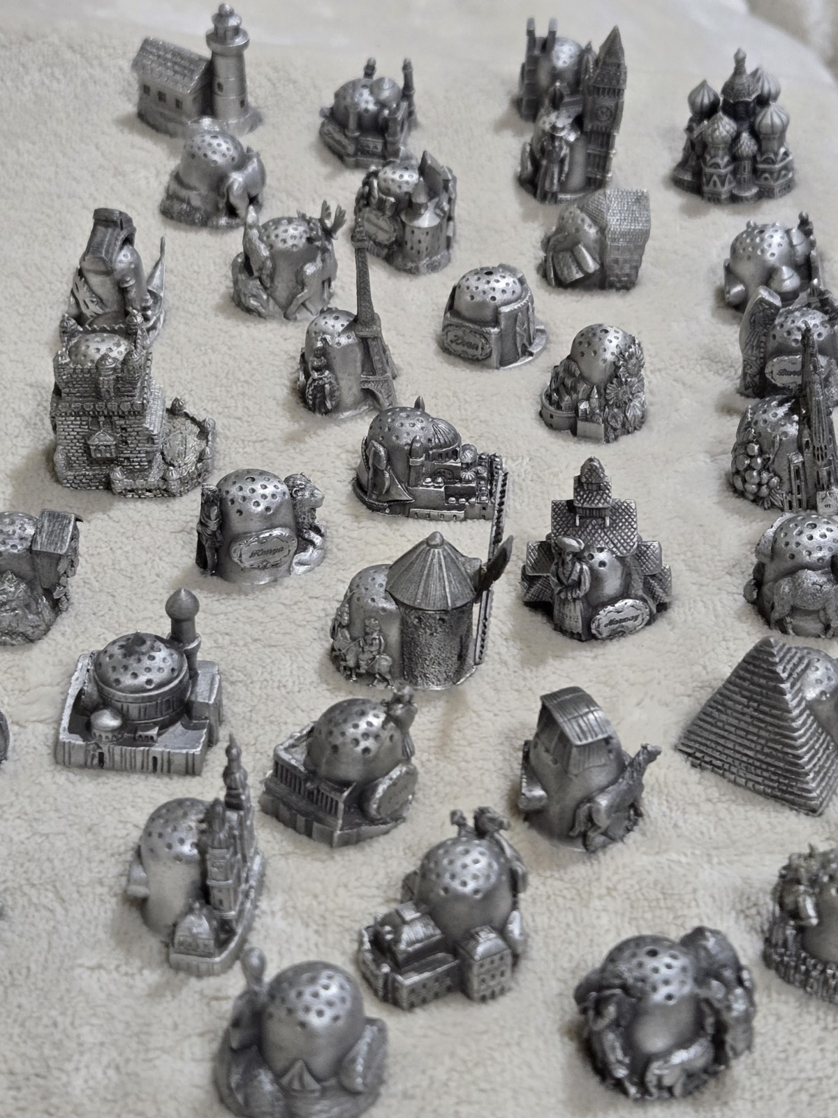 Vintage Pewter Miniature Thimble Collection World Landmarks Monuments Lot Of 33