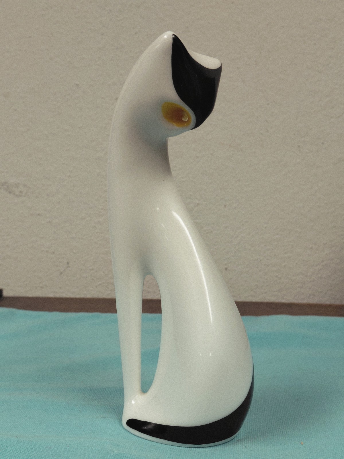 Vtg Cmielow Porcelain Sitting Cat Figurine MCM Design 6.5\
