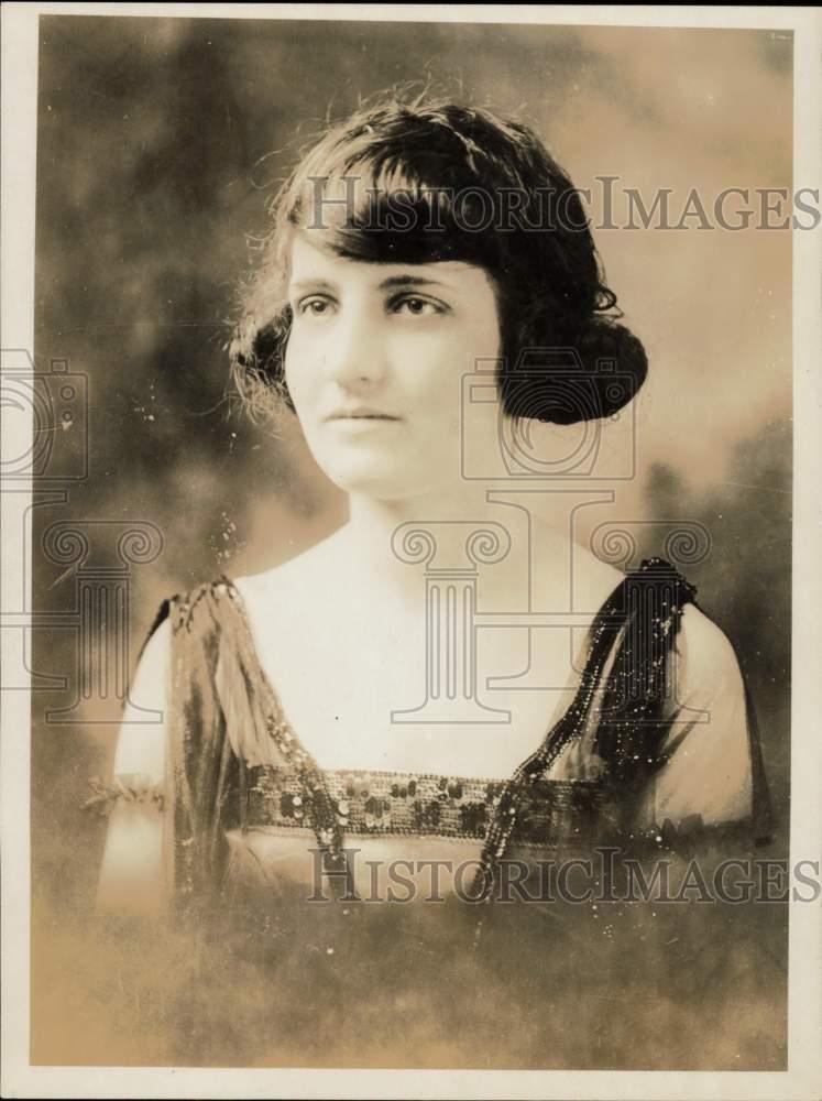 1918 Press Photo Eleanor Butler to Wed Lieutenant Kenneth S. Wales - kfx42154