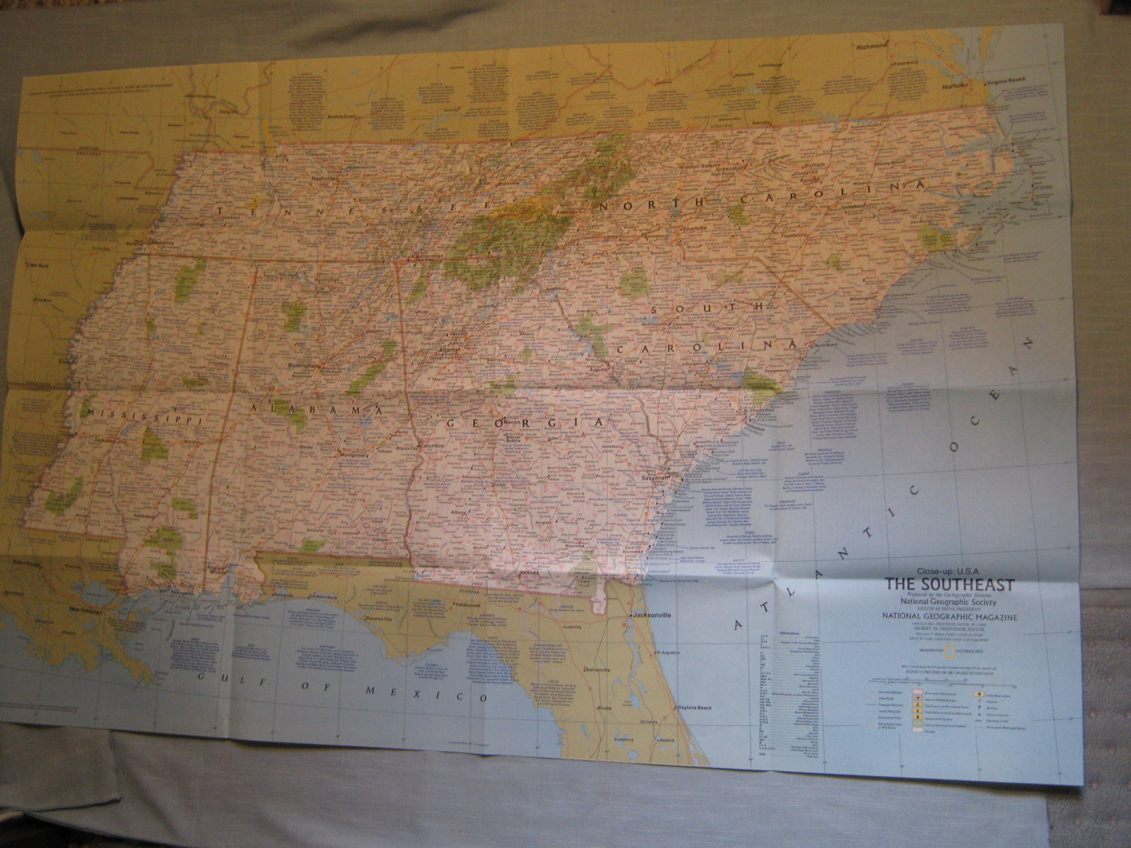 VINTAGE THE SOUTHEAST U.S. MAP TN NC SC GA AL MS National Geographic Oct. 1975