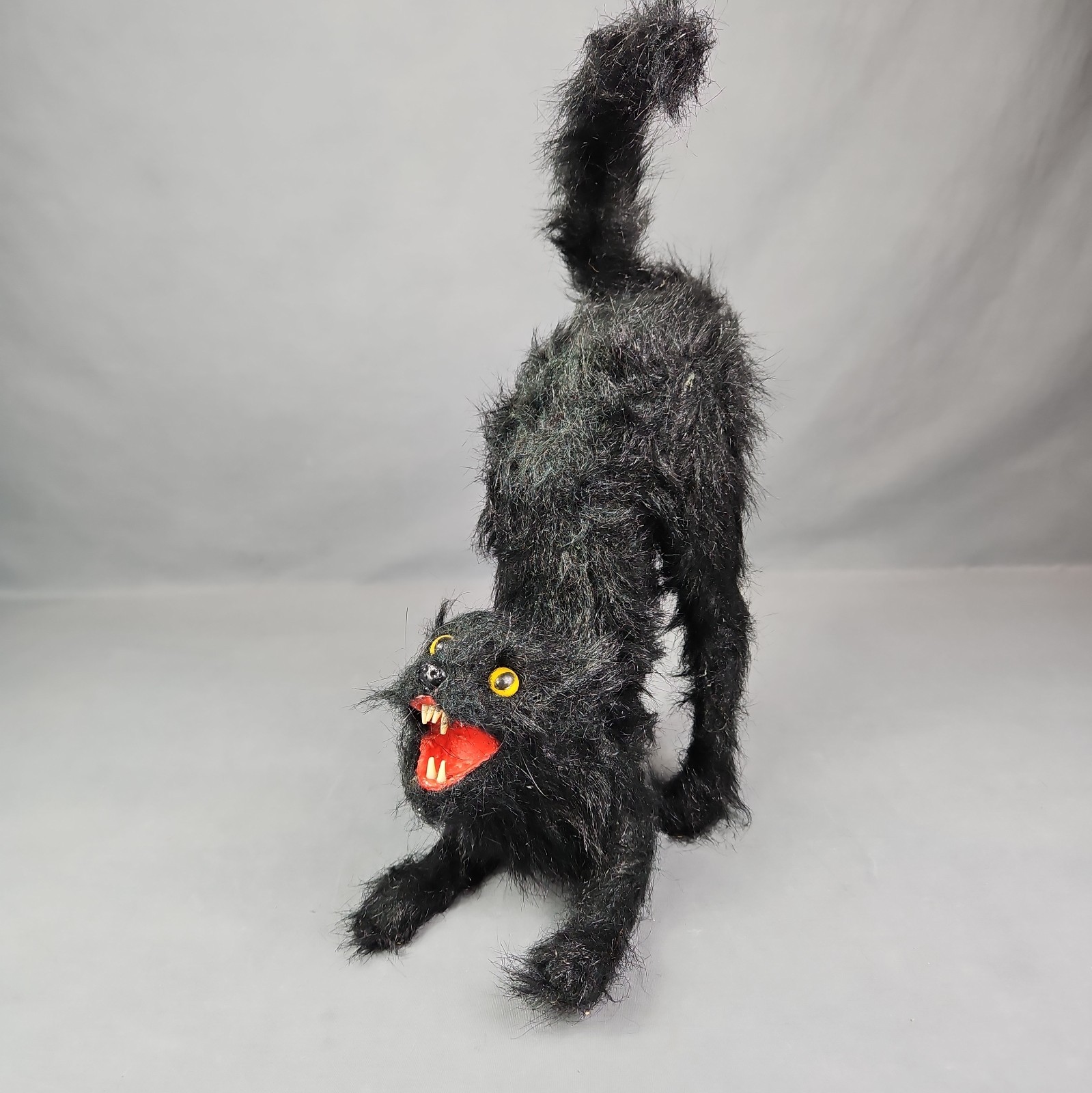 🐈‍⬛ 🎃 Vtg Rare Scary Hissing Black Realistic Cat Halloween Decor Prop 50/60s
