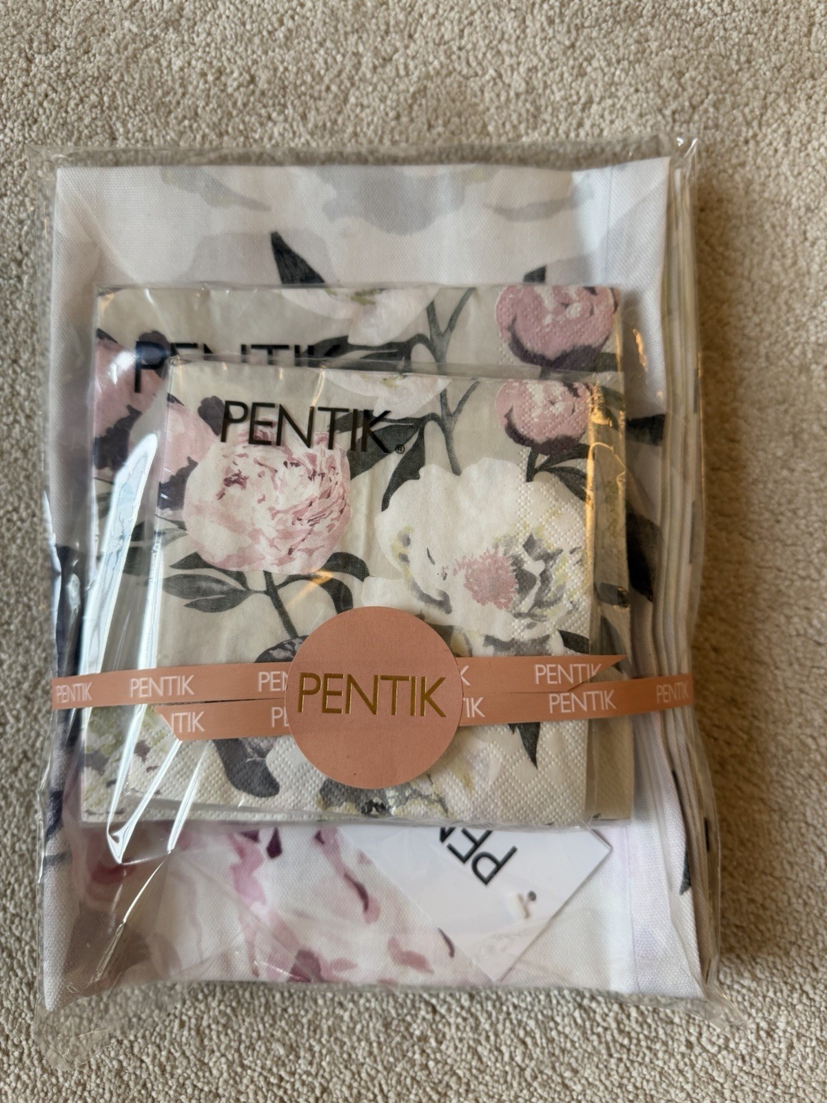Pentik Finnish Floral Table Runner & Napkins Gift Set Pink White