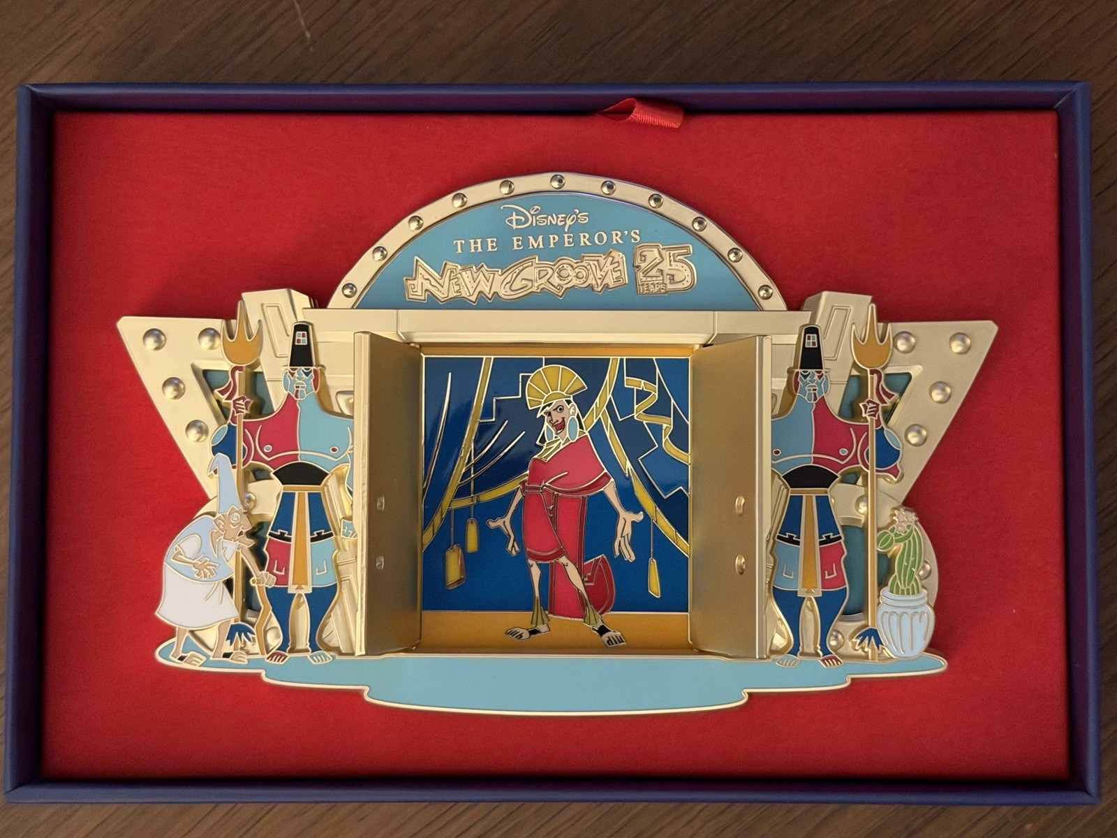 Disneyland Paris 25th Anniversary Emperor Kuzco Disney Jumbo Pin LE 800 US Ship