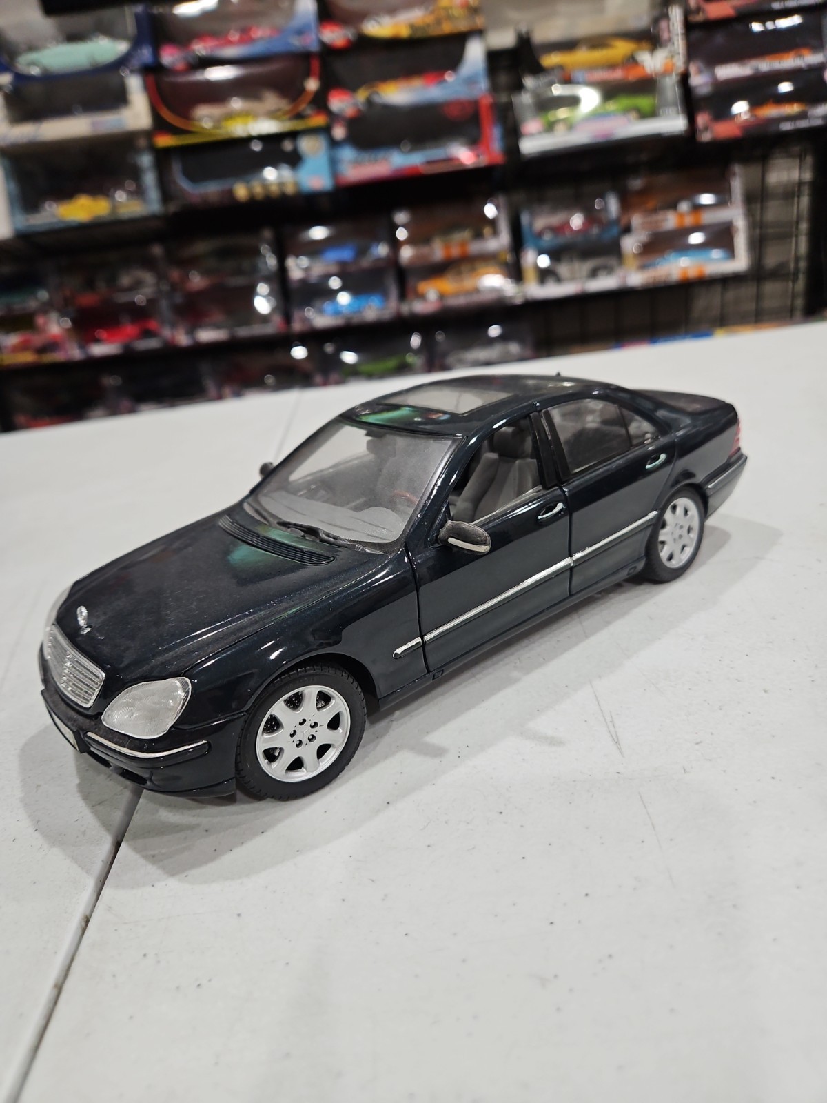 B13 1:18 MAISTO MERCEDES-BENZ S-CLASS S-CLASS MET. BLUE EXC. CONDITION
