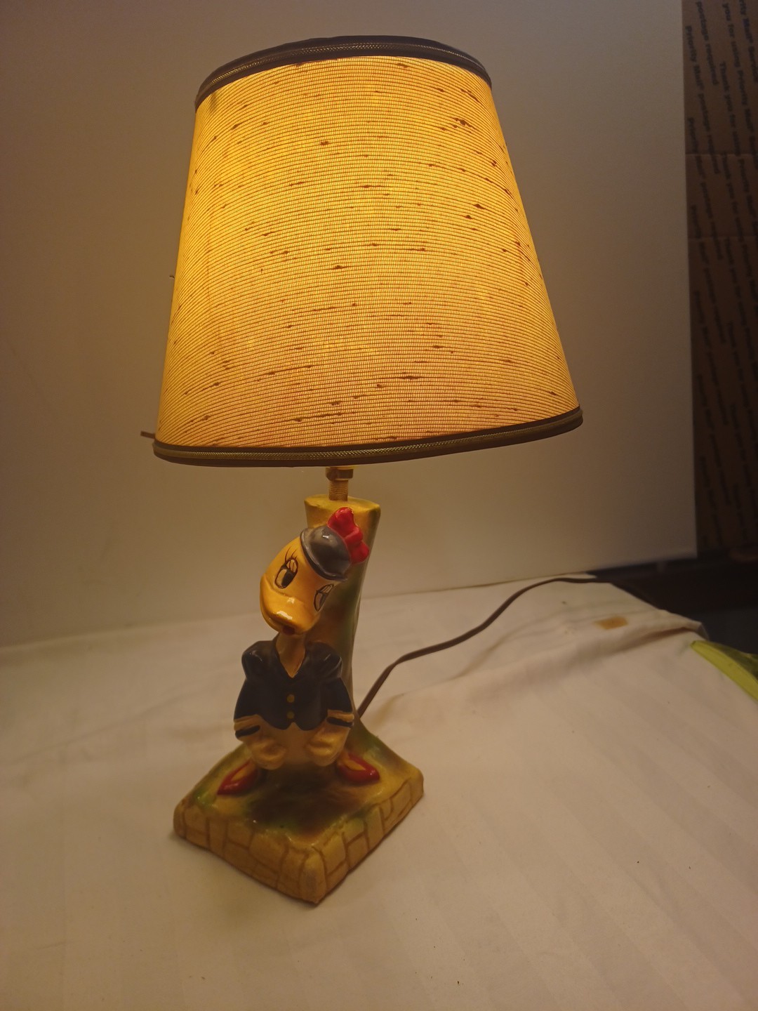 Lusterware Table Lamp Daisy Duck 1940\'s Disney Lusterware Table Lamp Daisy Duck 1940\'s Disney