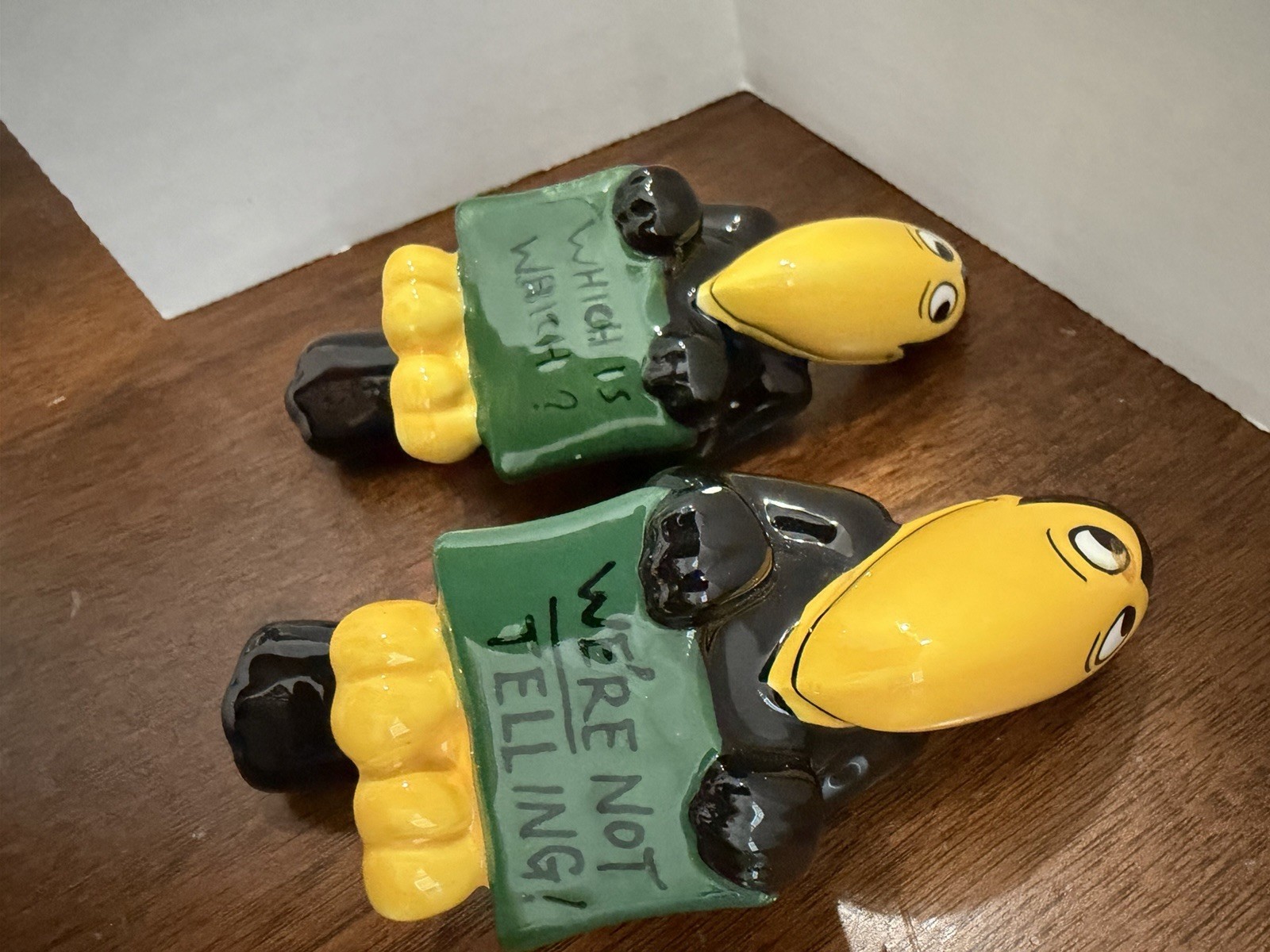 HECKLE AND JECKLE 1998 FIGURAL SALT & PEPPER SHAKER SET STAR JARS MISSING STAND