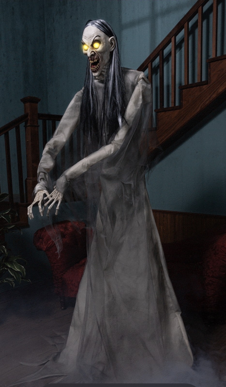 Fun Costumes 7ft Large Wailing Banshee Animatronic Decoration, Tall Grey shrieki