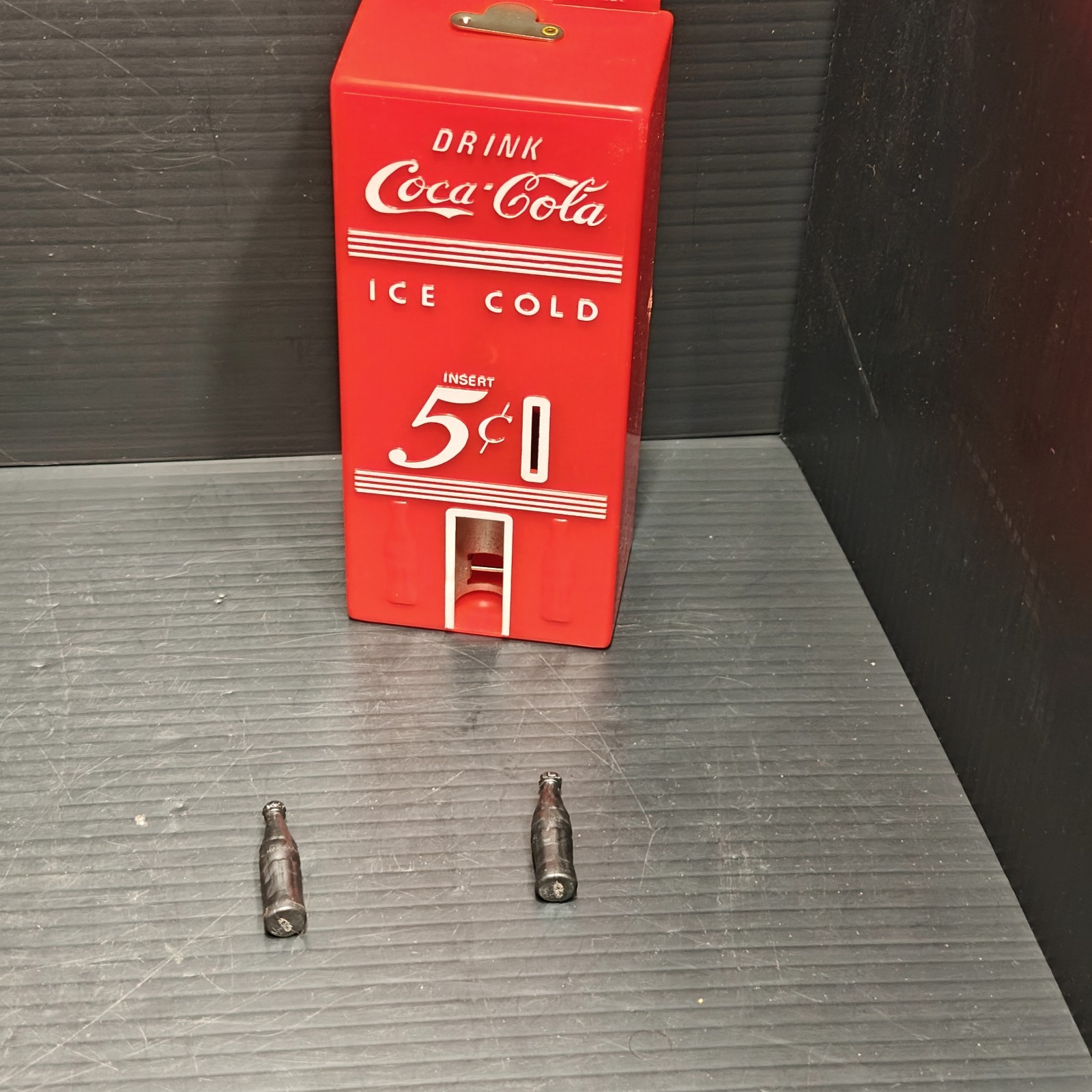 Vintage 1980 Coca-Cola Soda Dispenser Coin Bank MSR #1234 w/ Box Bottles