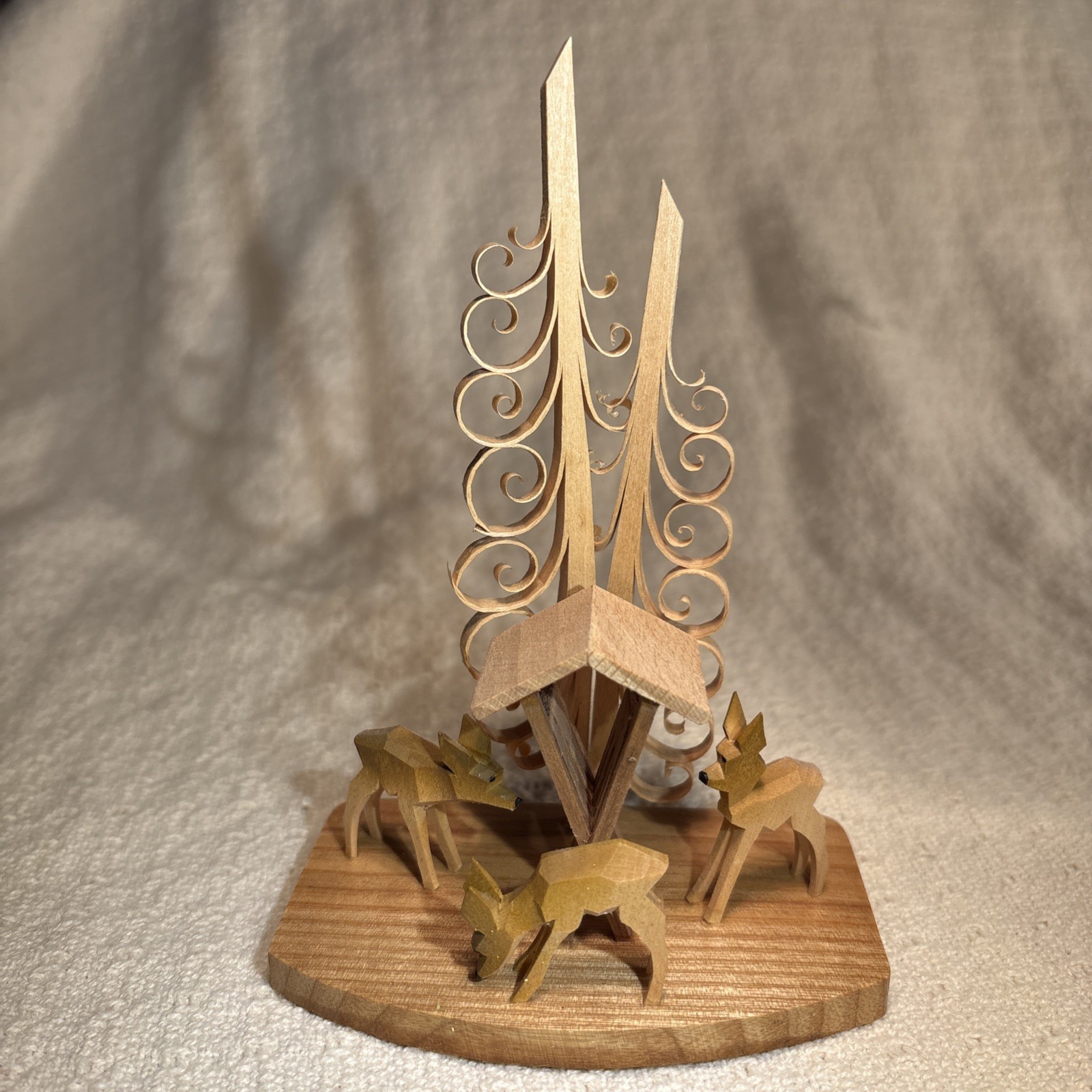 Vtg German Hand Carved Mini Wooden Deer, Pine Trees, & Feed Shelter Dregeno 5.5”