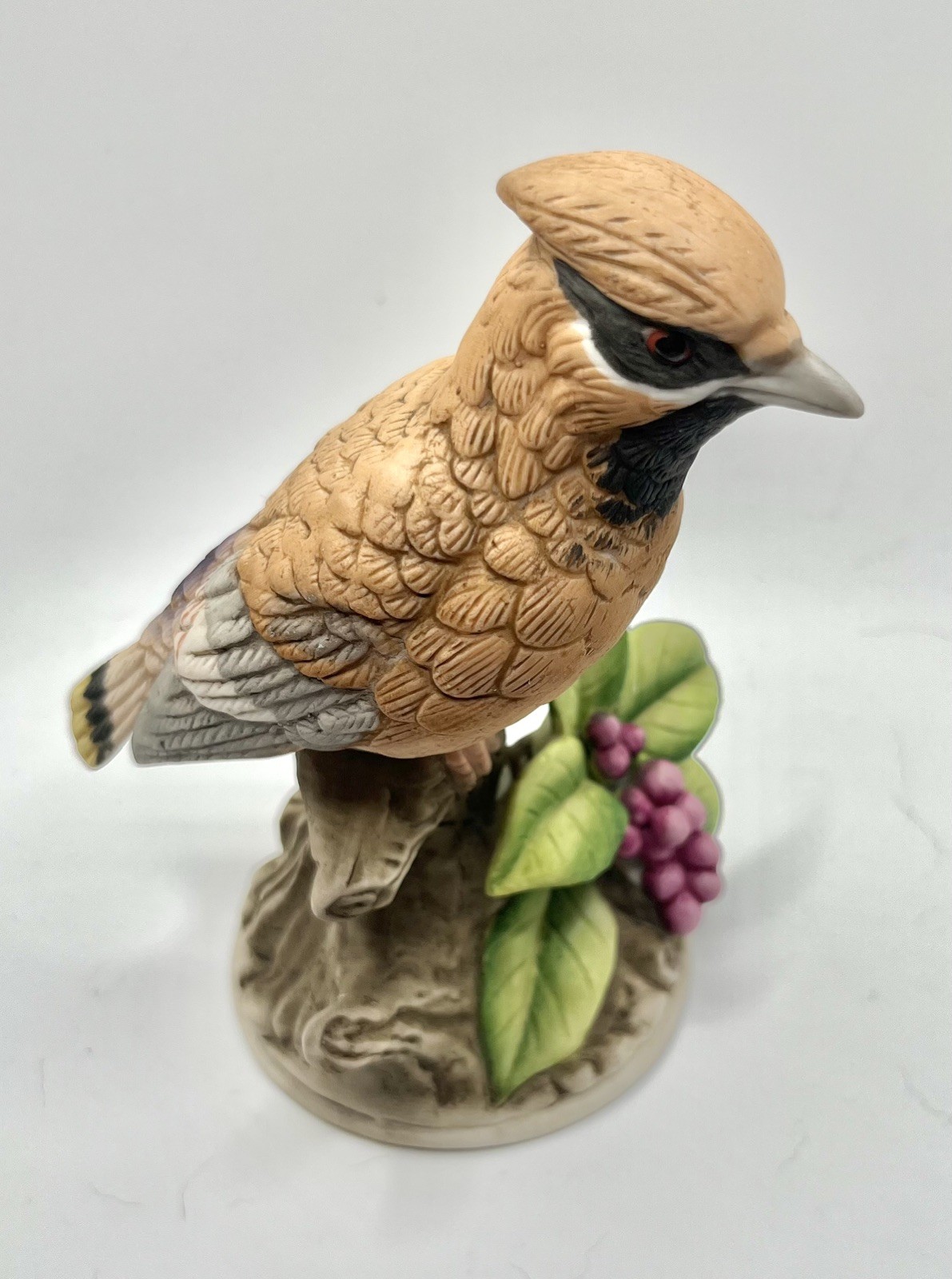 Vintage Royal Crown Bird Cedar Waxwing With Berries Figurine J Byron Excellent 