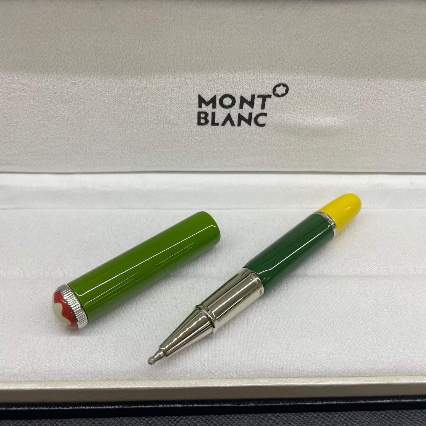 Montblanc classic signature pen men\'s gift with pen case Montblanc classic signature pen men\'s gift with pen case