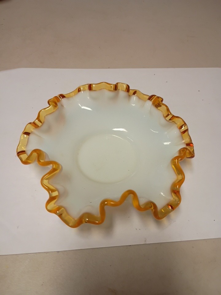  Fenton Ruffled Edge Bon Bon Candy Dish Gold Crest Vintage Great Find