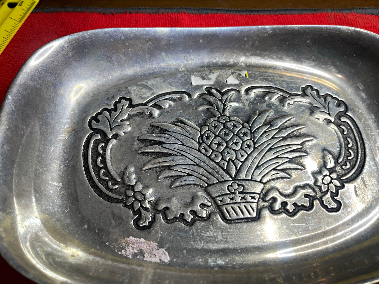 Wilton Pewter Oval Serving Tray Platter, Silver Floral Pattern, Metal Wilton Pewter Oval Serving Tray Platter, Silver Floral Pattern, Metal