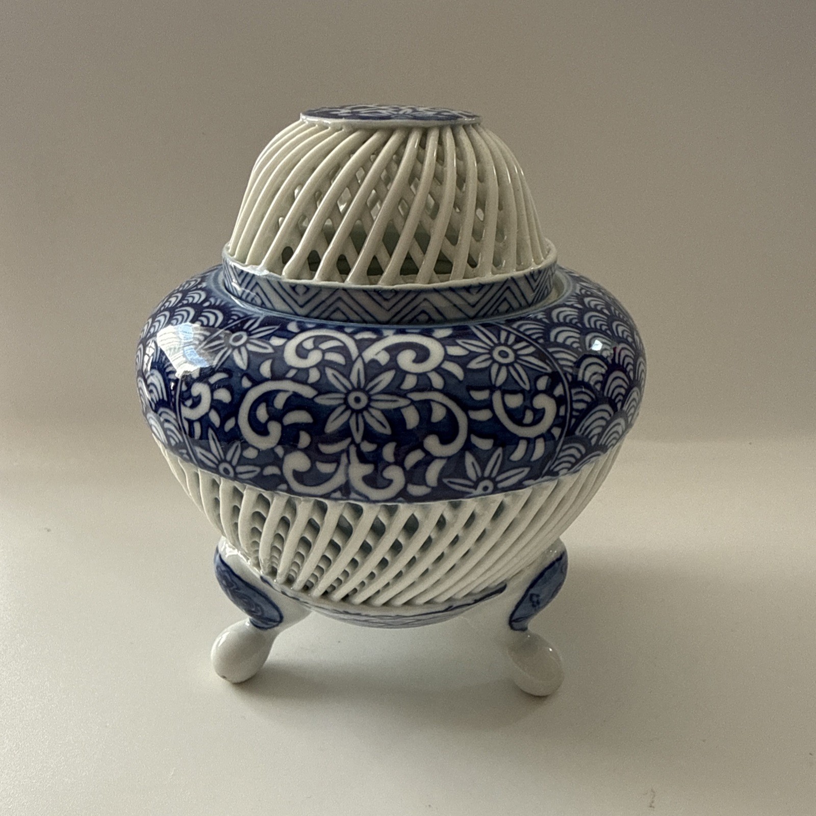 Vintage Porcelain Incense Burner Japanese Arita Censer Braiding Decor 5.7 inch