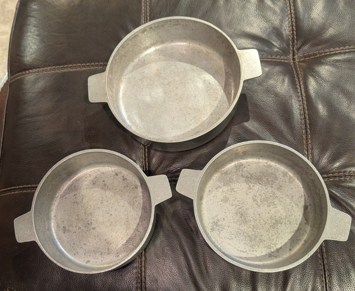 Vintage Wilton Armetale Columbia PA USA Double Handle Bowls Set of 3 Vintage Wilton Armetale Columbia PA USA Double Handle Bowls Set of 3