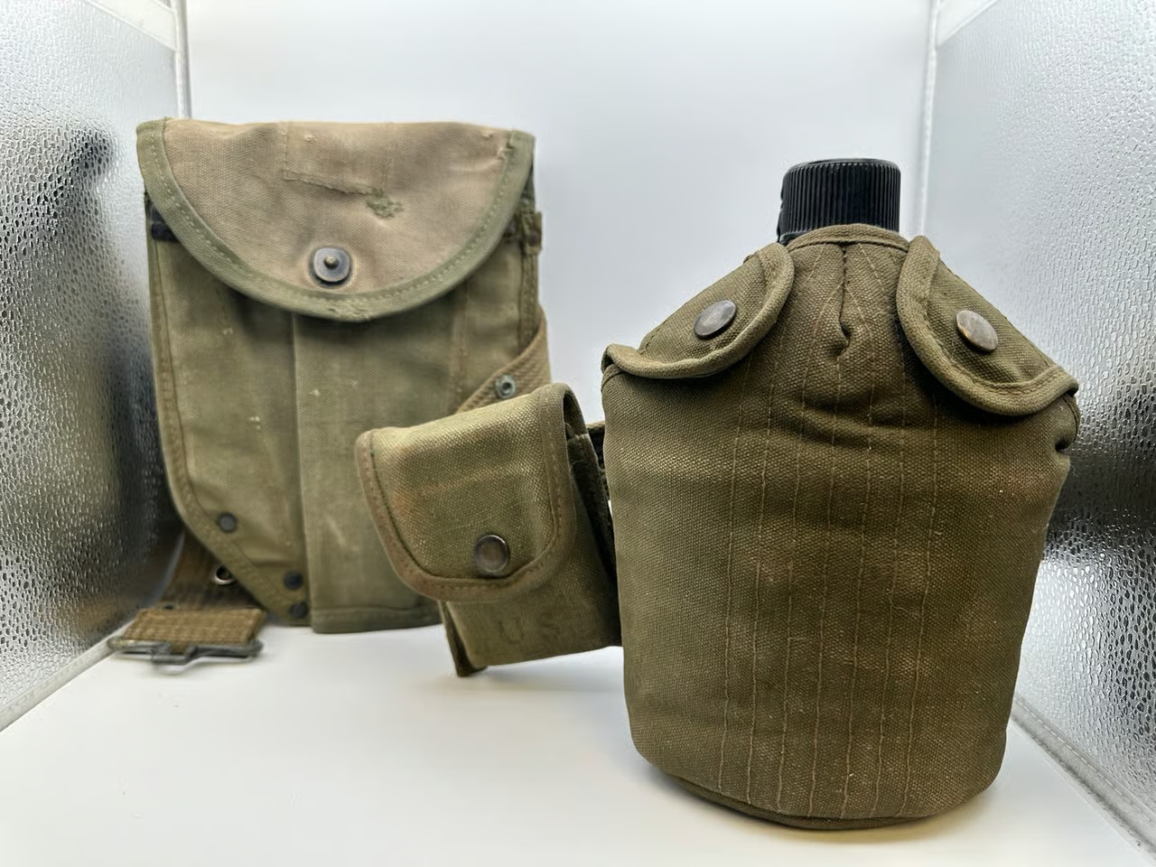 Vintage US Military Field Gear Set: 1953 Mirro Canteen, M-1945 Cargo Pack
