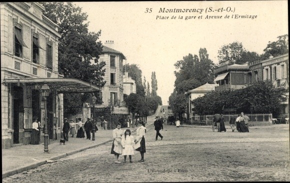 Postcard Montmorency Val-de-Oise, Place de la gare et Avenue de l\'Ermitage - 3421385