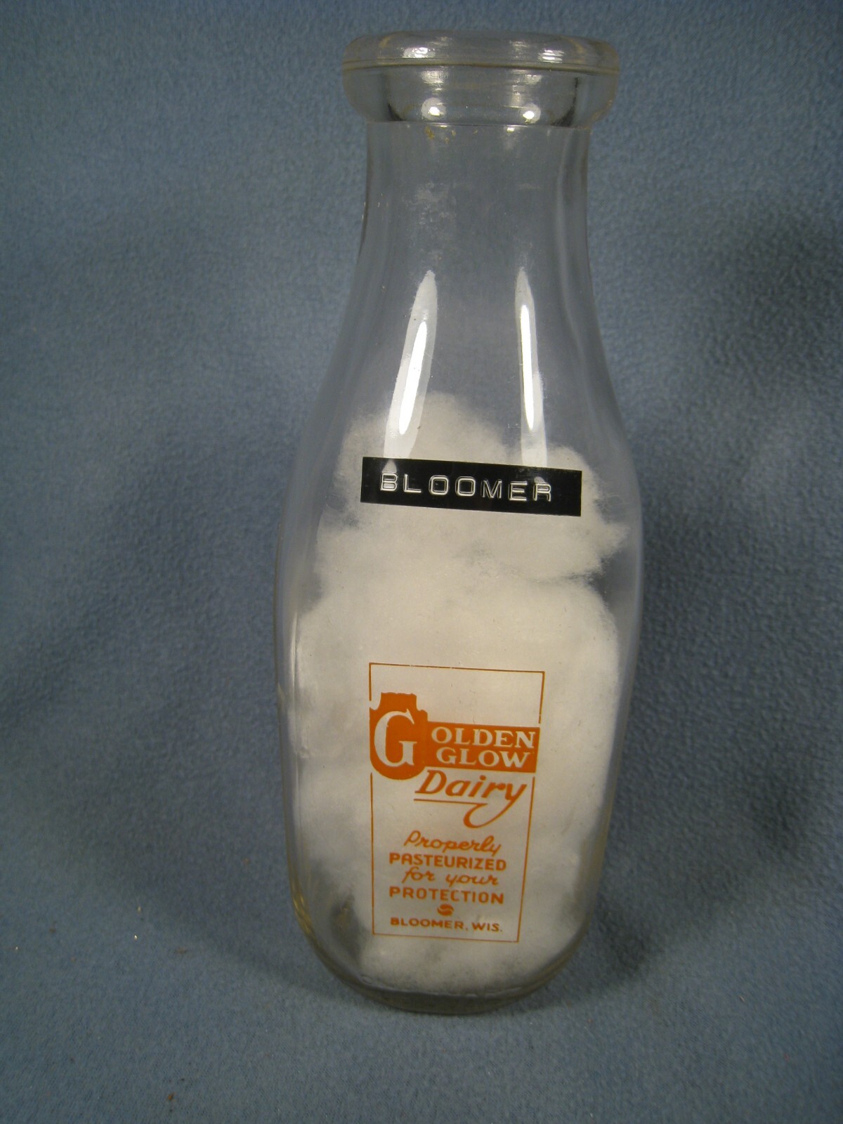 Vintage Golden Glow Dairy Bloomer Wis. Quart Sized Milk Bottle Vintage Golden Glow Dairy Bloomer Wis. Quart Sized Milk Bottle
