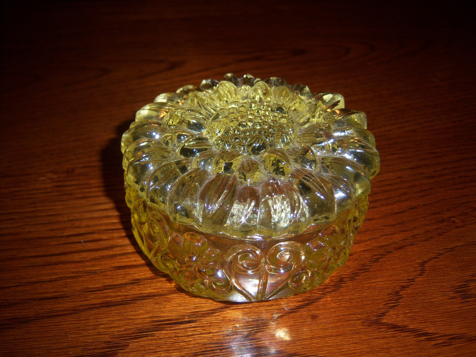 Vtg  Bohemia Glass Trinket Box Dish Jewelry Yellow Sunflower Czechoslovakia