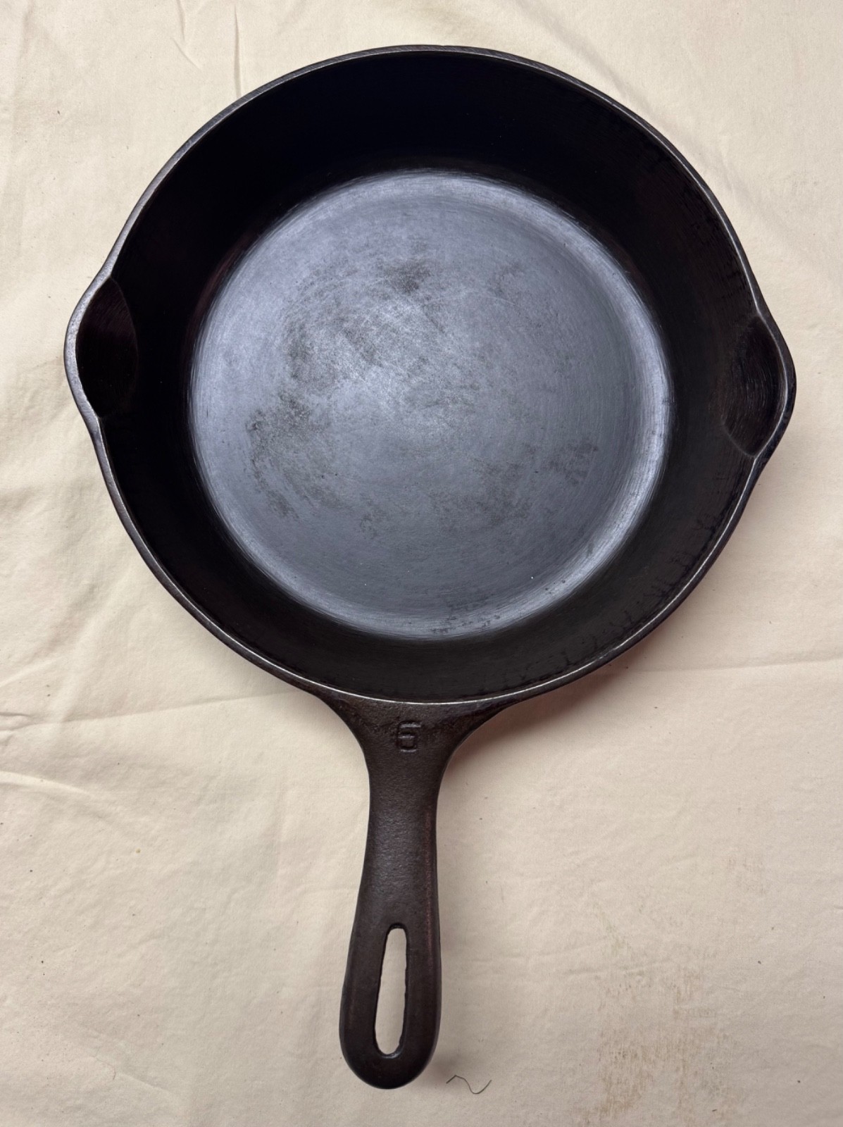 Vintage Unmarked Wagner No. 6 Cast Iron 9 Inch Skillet Q Mark