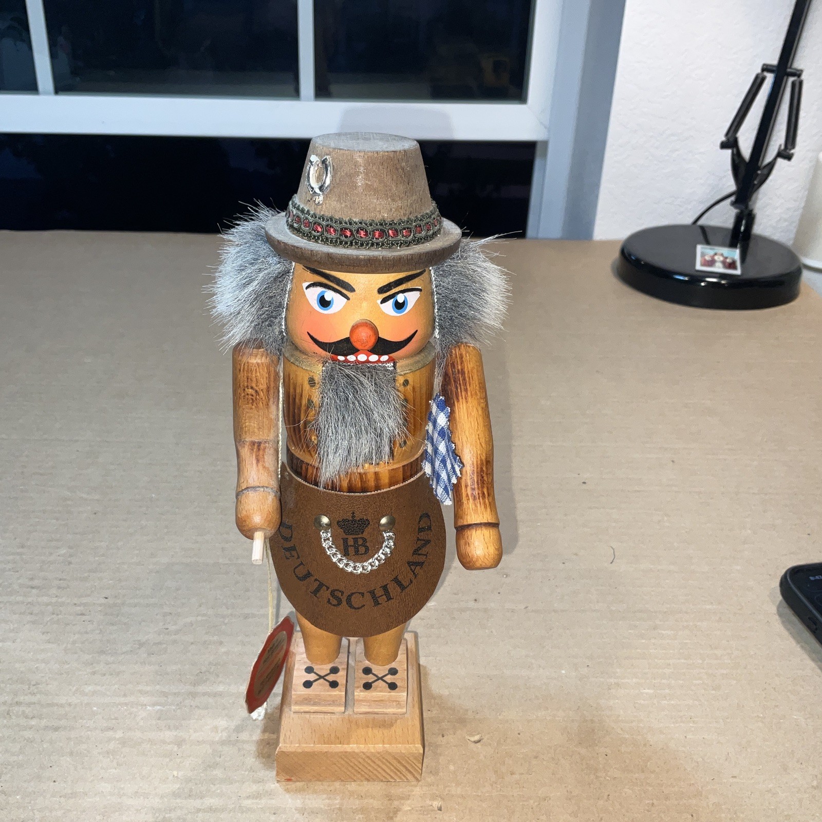 Vintage Handarbeit Nutcracker. Missing Beer Stein