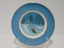 Avon Wedgwood Bringing Home The Tree Plate 1976 Christmas Plate Series 3rd Ed picture