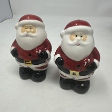 Pair Of Santa Clause Salt And Pepper Shakers 4