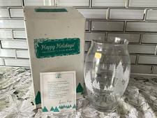 Vintage 1998 Avon President’s Club Luminarc France Holiday Glass Vase w/ Box picture