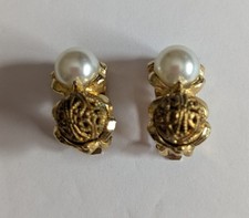 Nice Gold Tone And Faux Pearl Vintage Clip Style Earrings picture