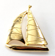 VTG Sailboat Sailing Ship Nautical Gold Tone Lapel Pin Fashion Jewelry picture