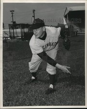 1952 Press Photo Frank Hiller of the Cincinnati Reds - lrs09394 picture