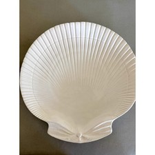 Tiffany & Co. White Scallop-Shaped 11 1/2