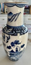 Chinese Blue and White Scenic Flower Vase 10.5