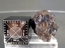 NWA 16099, Pallasite PMG, 2.13g, Meteorite as found, displays olivine crystals picture