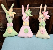 3 Cute Easter Bunnies 10