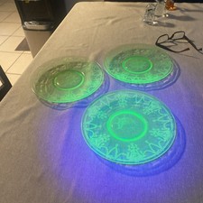 Glows VTG Uranium Glass Cameo Ballerina Display Dinner Plate Depression Glass10” picture