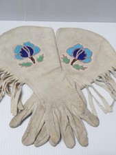 VINTAGE KOOTENAI MONTANA PLATEAU INDIAN LADIES BEADED GAUNTLETS - NICE FIND  picture