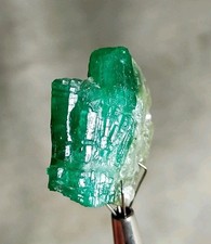 38 crt natural emerald Specimen from swat Pakistan picture
