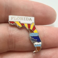 Florida State Map Shape Lapel Pin Sunshine Beach Ocean Travel Souvenir Vintage picture