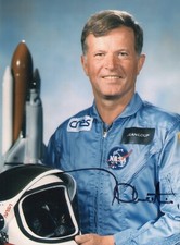 5x7 Original Autographed Photo of French Astronaut Jean-Loup Chrétien picture