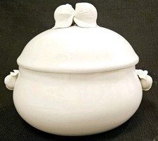 Williams-Sonoma Italian Lemon Finial Lidded Soup Tureen picture