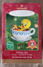2001 Hallmark Keepsake Ornament Tweety Looney Tunes 