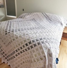 Amish Hand Stitched Cathedral Window Quilt Gray White 100x115 King picture