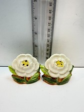 Vintage Metlox Poppytrail  Daisy Salt & Pepper Shakers Flower Japan picture