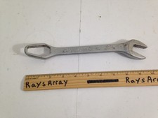Preowned Versa Claw Wrench 9/16-7/8 14-22 closed end, 11/16-7/8 17-22 open end picture