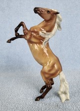 Breyer 2020 Web SR Classic Rearing Mustang Glossy Dunalino 