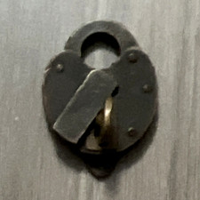 Heart-Shaped Black Iron Metal Padlock Lock with Key picture