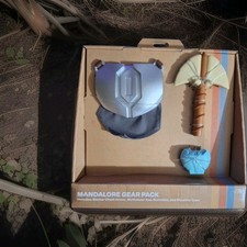 Disney Star Wars Galaxy’s Edge Batuu Adventure Buddies Mandalor Gear Pack New picture