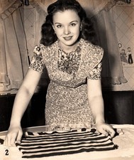 HOLLYWOOD GLORIA JEAN STYLISH POSE CANDID 1945 STUNNING PORTRAIT ORIG PHOTO MA70 picture
